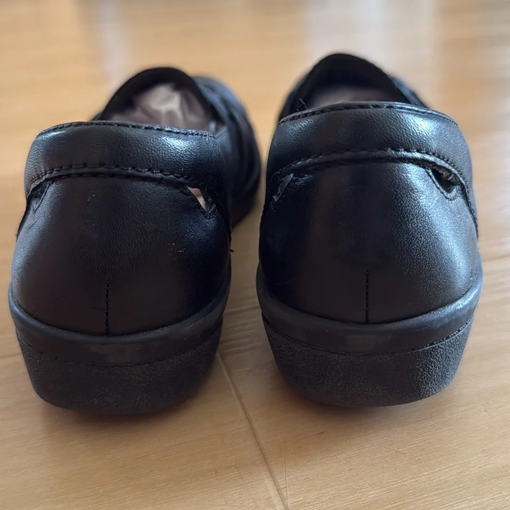 CLARKS WOMENS SIZE 7 BLACK CHEYN CREEK SLIP ON LOAFER